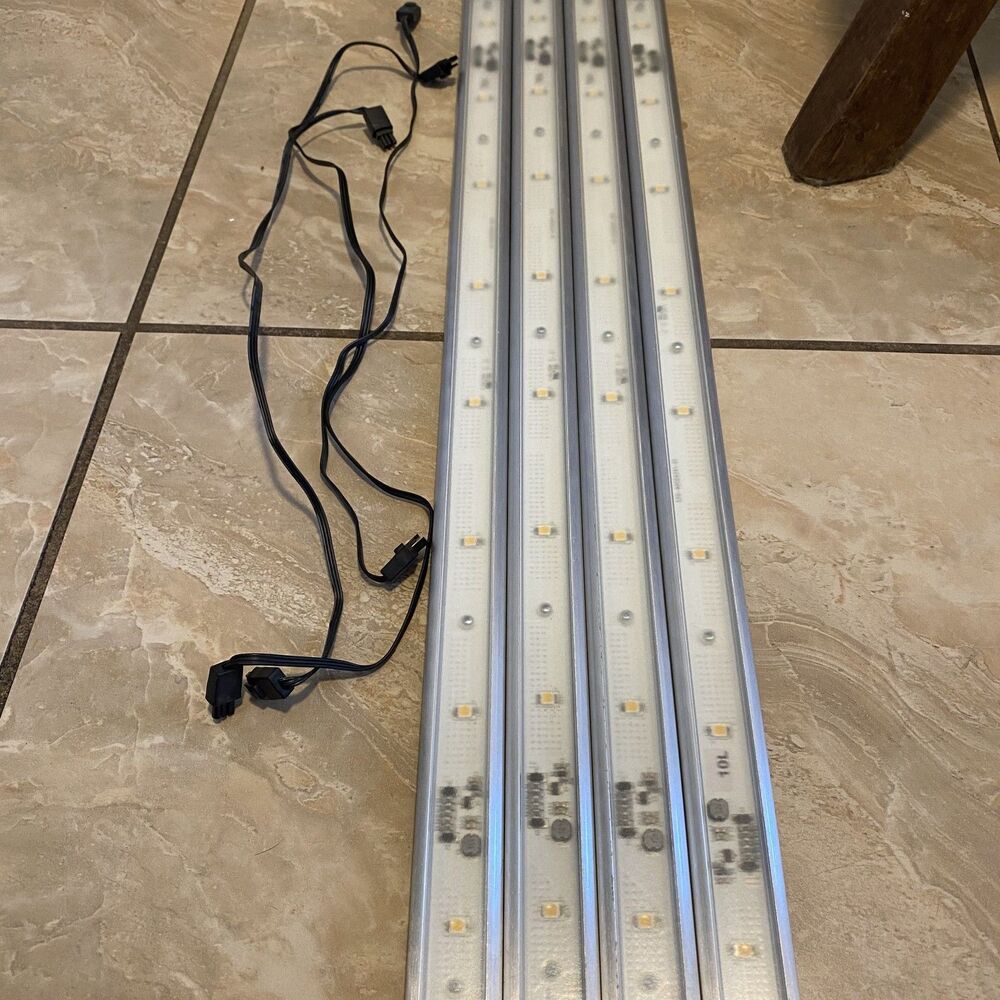 Lot of 4 Lithonia Lighting RAZ24 M6 24VDC Fixtures Code 200TGG + 3 Connector Cab